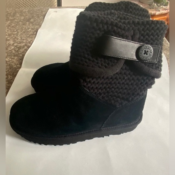 UGG Shaina Boot - Picture 11 of 16